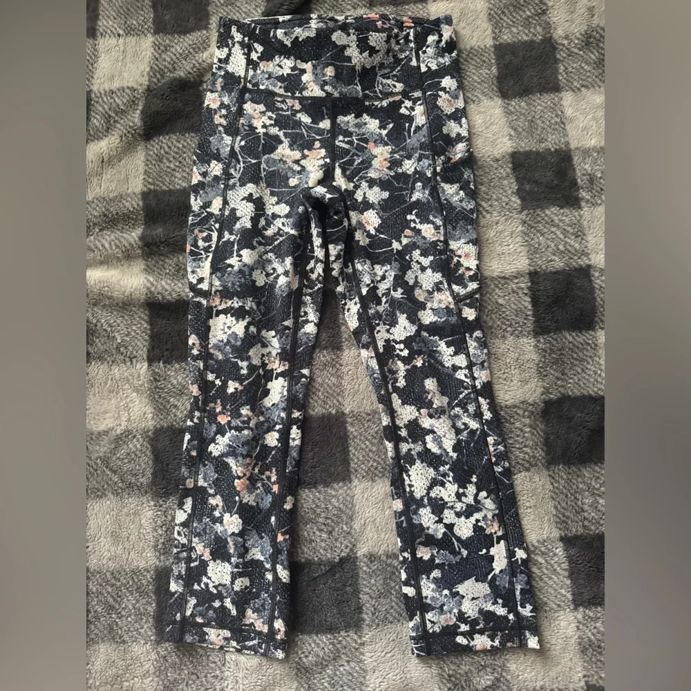 Lululemon Athletica Floral Patterned Leggings Size 4